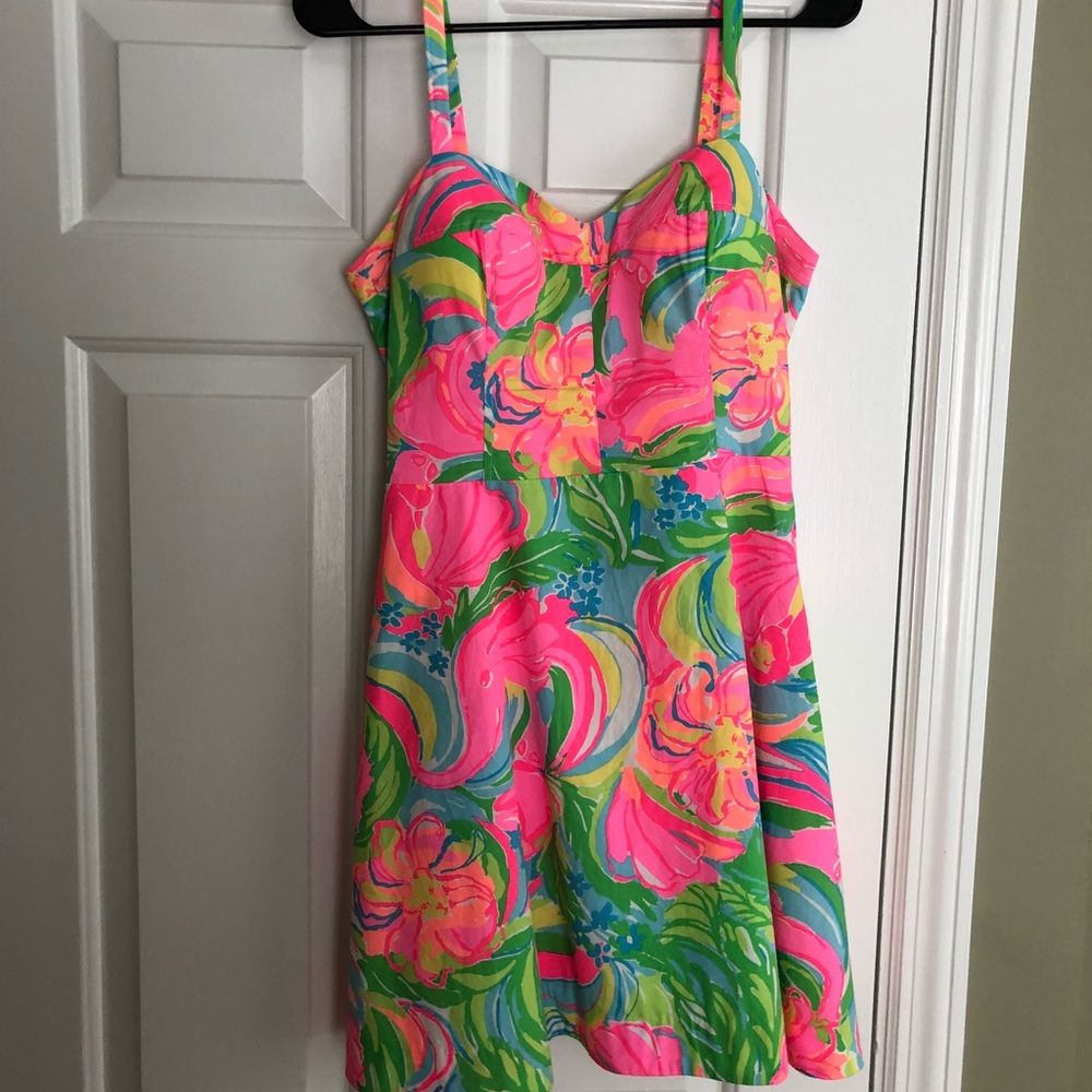 Lilly so a peeling dress